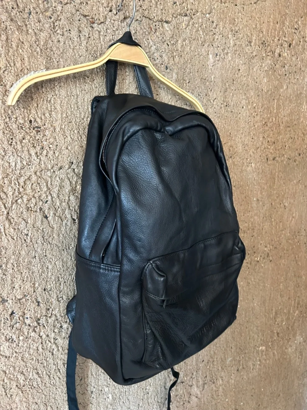 Sunday Somewhere Black 100% Leather Backpack – Soft Slouchy Style